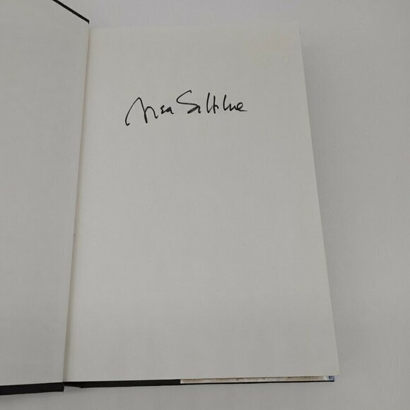 Accused A Rosato And Associates Novel Lisa Scottoline 2013 Hardcover Book Singed - Picture 2 of 3